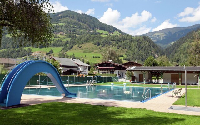 Cosy Chalet in Mühlbach With Private Garden
