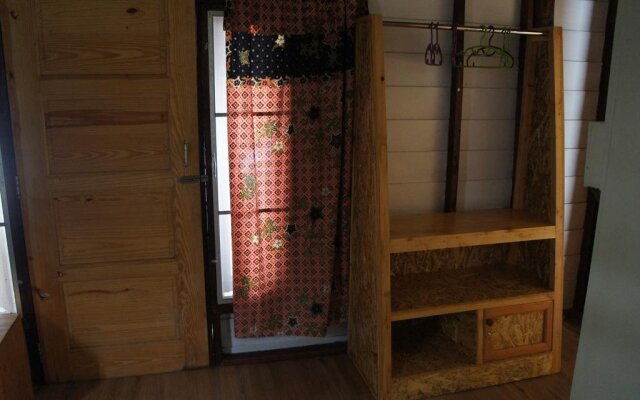 Lazy Hut