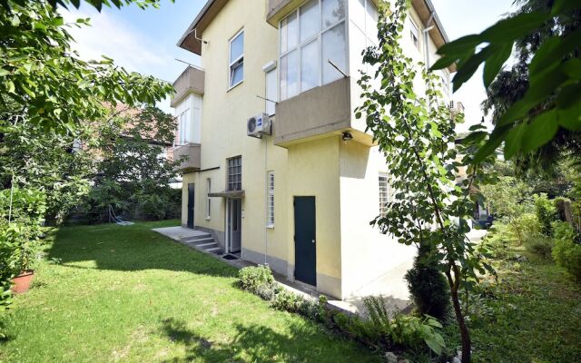 Maja Superior Apartment with Balcony