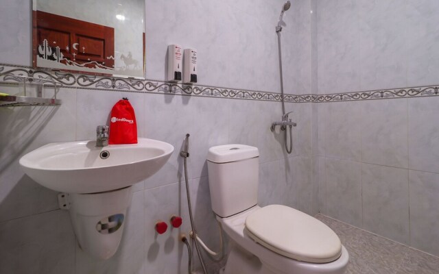 RedDoorz @ Phan Huy Ich Street