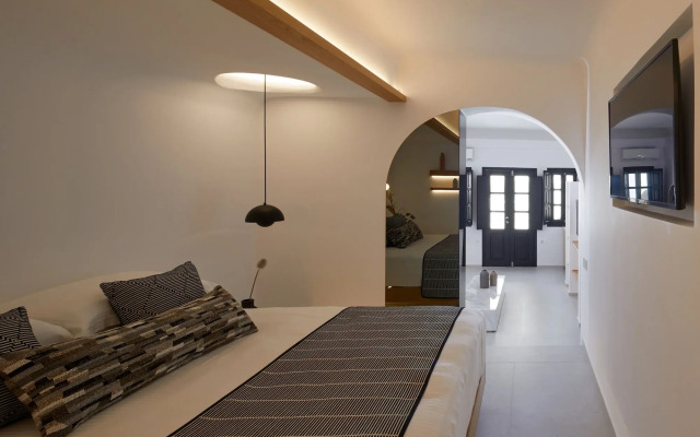 Oia Suites