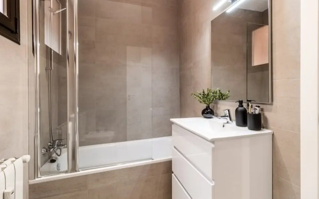 Sebastiano - 3 Bedrooms and Balcony in Almagro