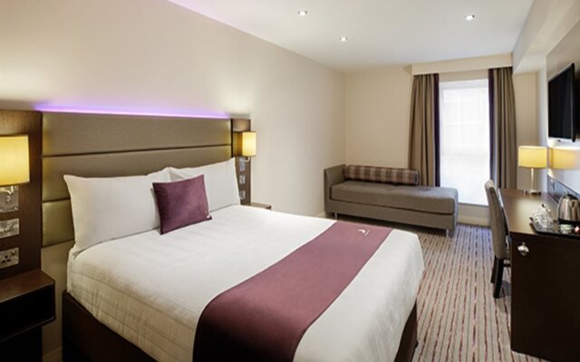 Premier Inn Bagshot