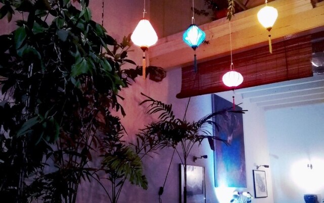 At Penny's Place - Hostel, Caters to Women