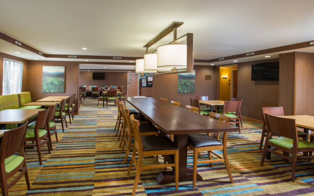 Fairfield Inn by Marriot Manchester-Boston Regional Airport