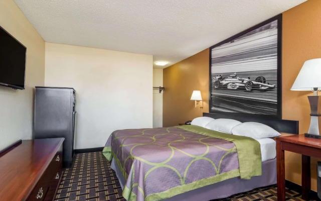 Super 8 Indianapolis/NE/Castleton Area