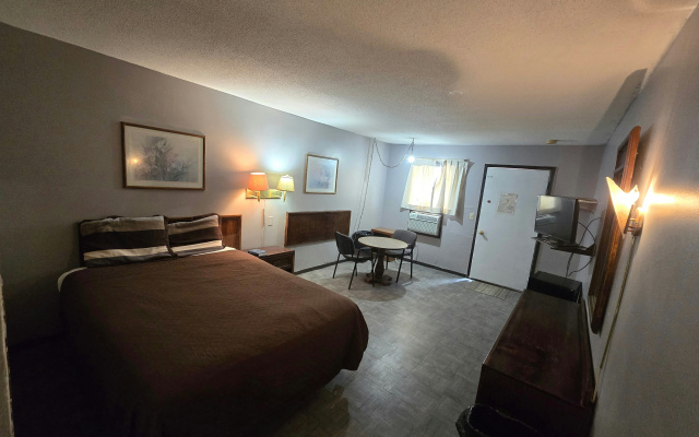 OYO Sandman Inn