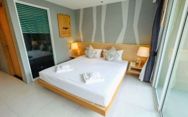 Mad Monkey Phuket