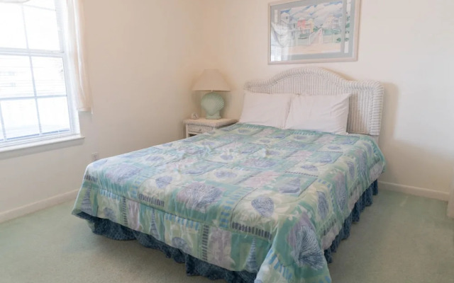 Birdhouse by Dune Vacation Rentals