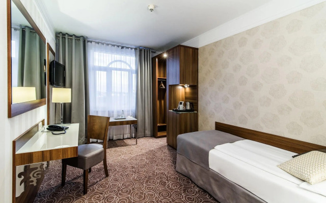 Hotel Lord Warsaw Airport