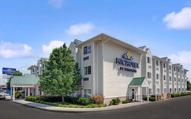 Microtel Inn & Suites by Wyndham Indianapolis Airport