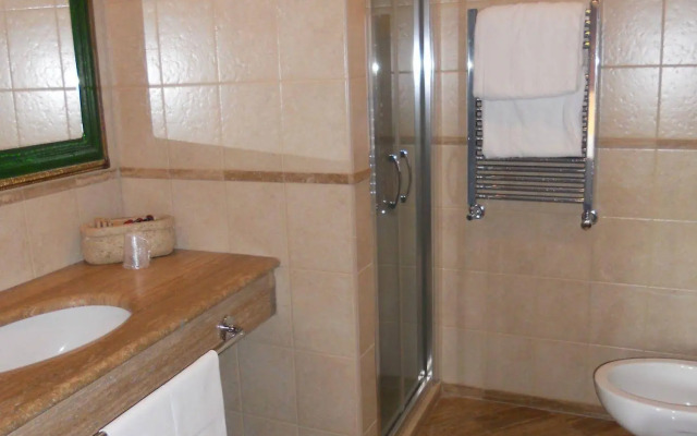 Sovana Hotel & Resort