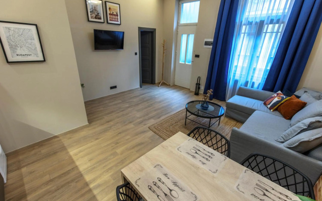 E13 Exclusive Studio