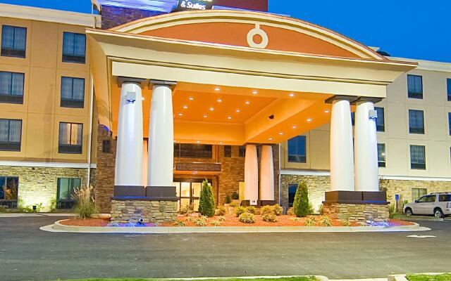 Holiday Inn Express Hotel & Suites Fulton by IHG