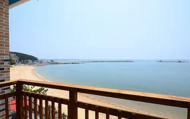 Mongsanpo Sound of Sea Wave Pension