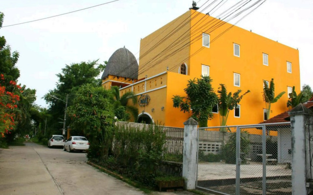 Riad Hua Hin Hotel