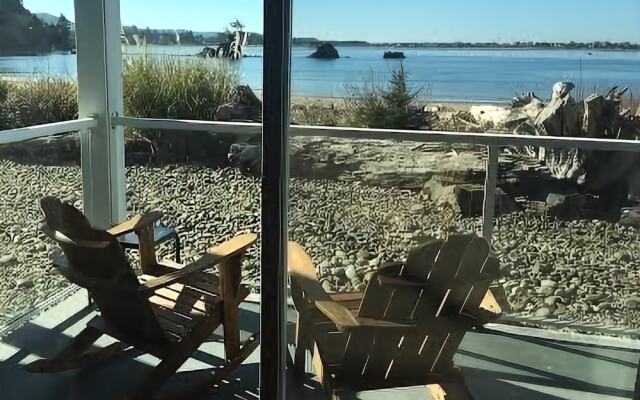 Waters Edge 111