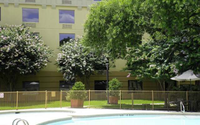 Holiday Inn Houston Intercontinental Airport by IHG