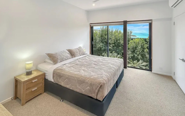 The BoatHouse - Private 4 bedroom house