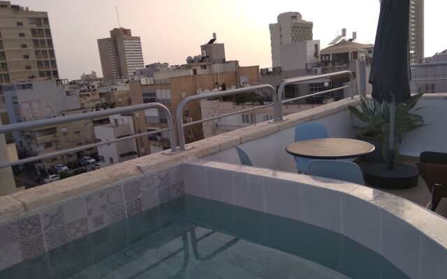 TLV Suites Triplex Penthouse With pool