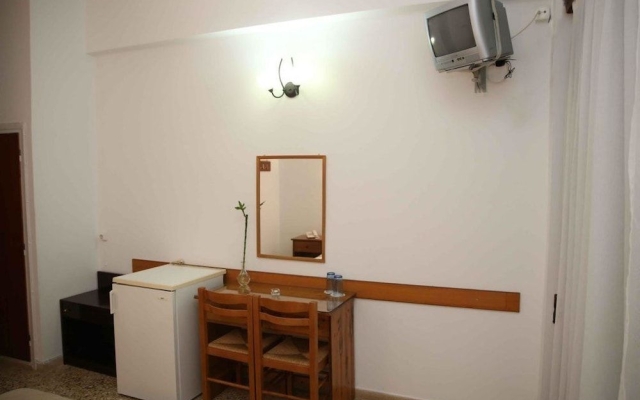 Hotel Anixis