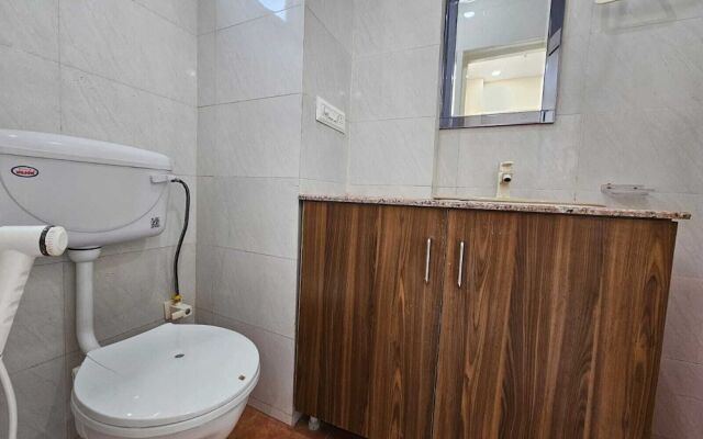 Hotel Vistacrest Noida Sector 104