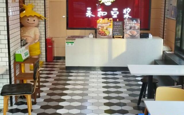 Shenzhen Futian Huaqiang South Feiyuan Hotel