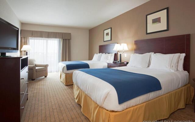 Holiday Inn Express & Suites Antigo, an IHG Hotel