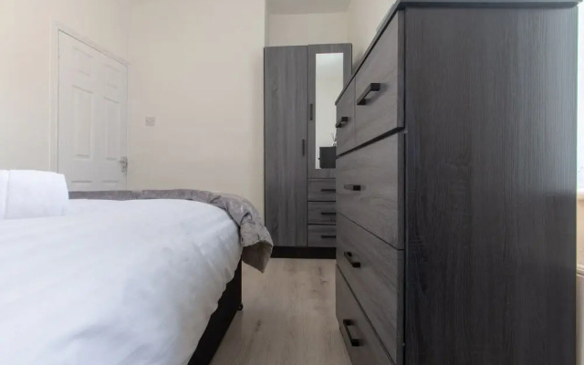 Lux Apartments 4 Bedroom House Molyneux