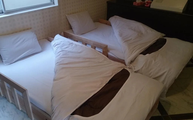 Okayama Guesthouse MOKO - Hostel