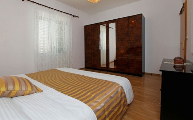 Apartment Mari - free parking: A2 Bol, Island Brac