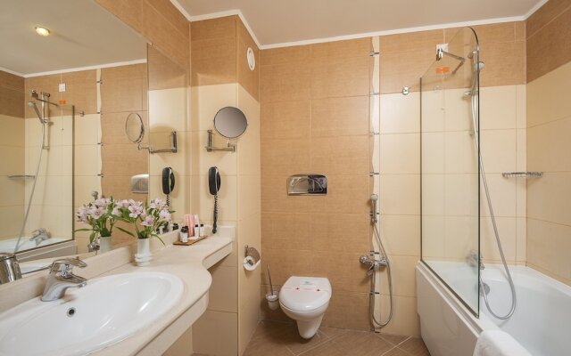 St. Spas Hotel & Balneo Complex