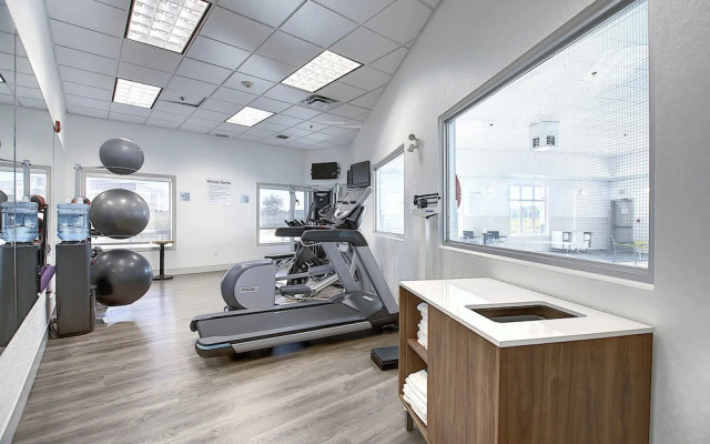 Holiday Inn Express Hotel & Suites Airport - Calgary