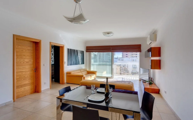 Fabulous Apartment With Pool, Upmarket Area