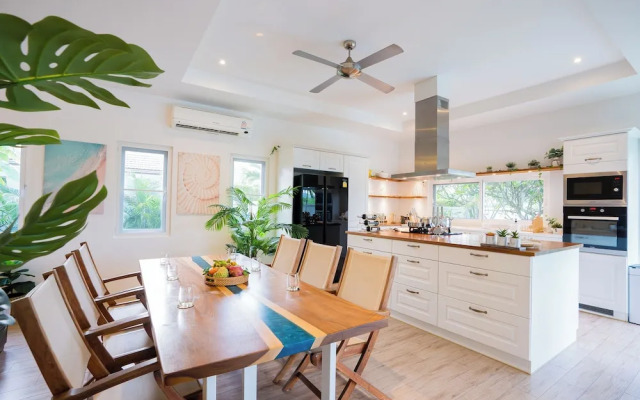 Kira Japandi Escape Sauna Rooftop Cinema