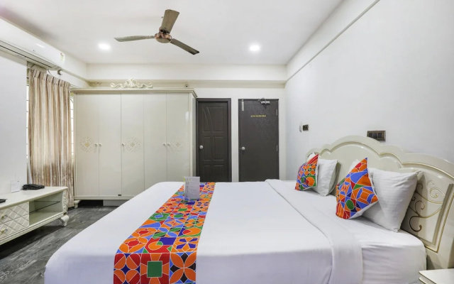 Fabhotel Frazer Suites