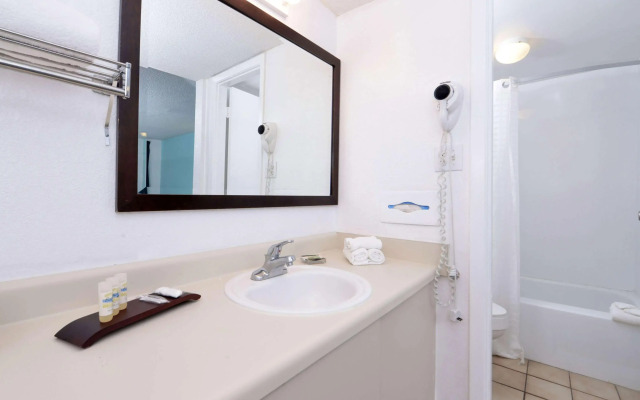 Rodeway Inn Clearwater - Central