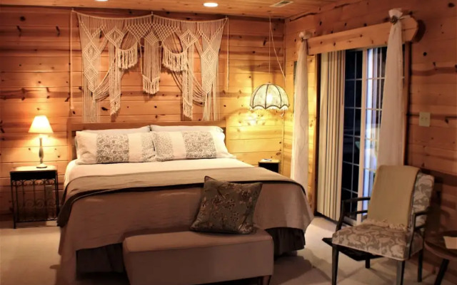 River Road Venue & Lodging