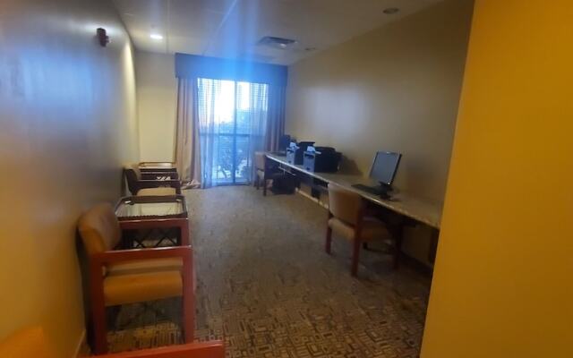 Spark by Hilton Phoenix East Mesa