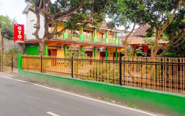 House 24 by OYO Rooms