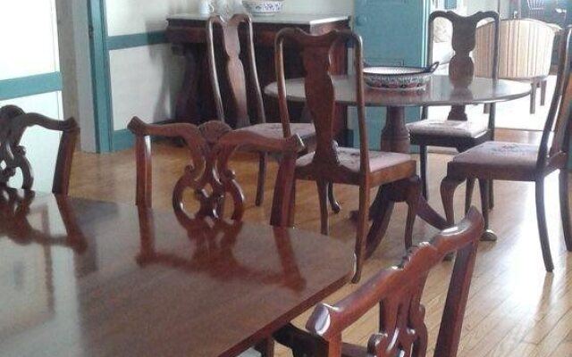 Benjamin Ellis House Bed & Breakfast