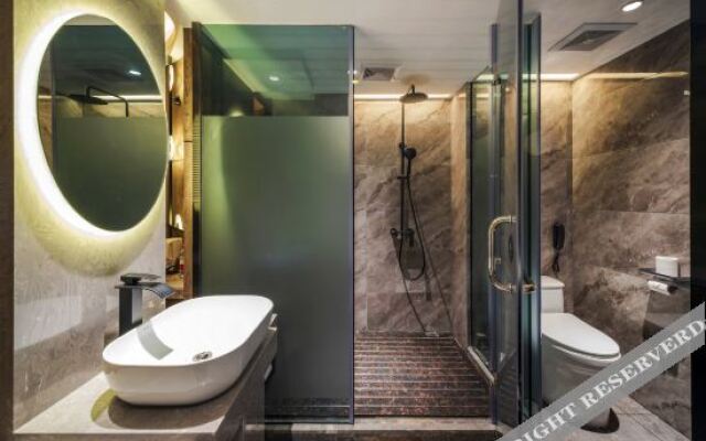 Chonpines Hotel (Xinhui Pedestrian Street)