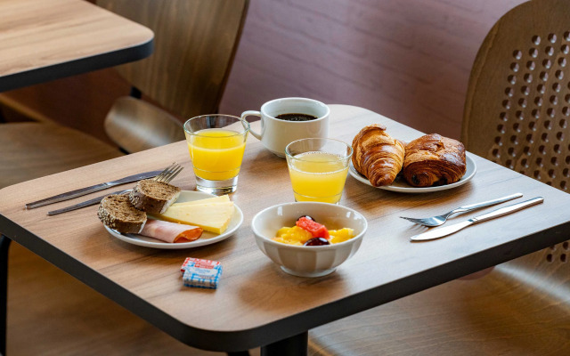 B&B HOTEL Valenciennes Onnaing