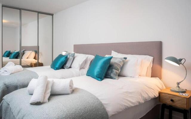 4br-8guests-balcony-beachview-pool-pets
