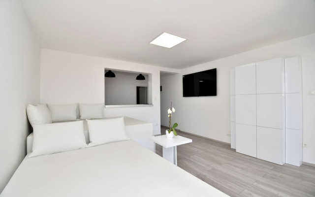 Apartments Lux With Pool
