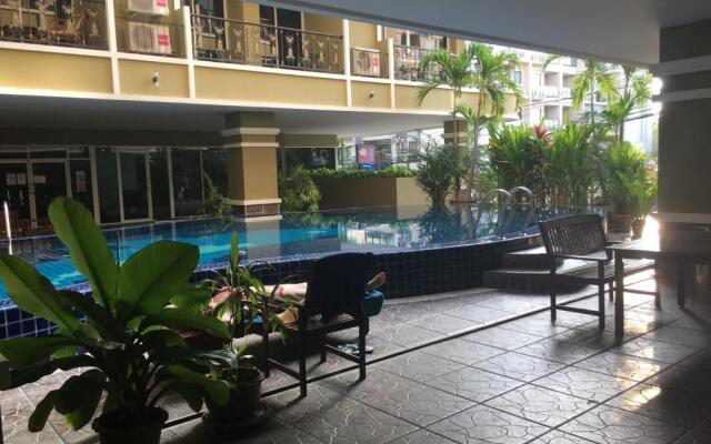 Pratumnak 1 bed Condo With sea View