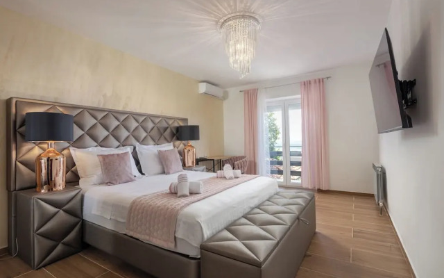 Villa Natali With Pool And Sea View