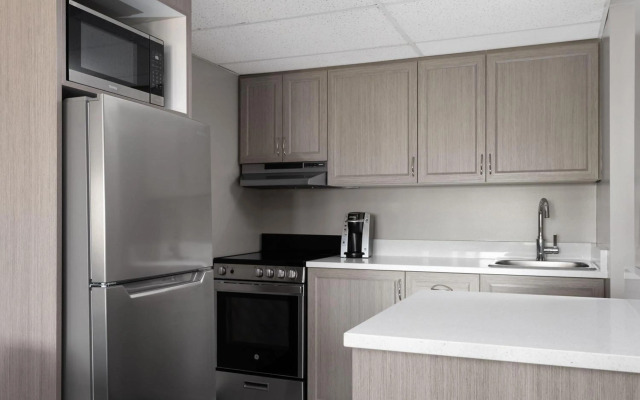 Travelodge by Wyndham Grande Prairie