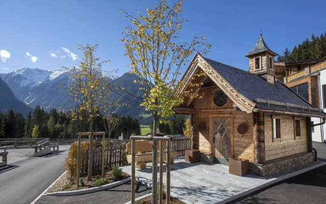 Splendid Chalet in Neukirchen near Wildkogel Ski Arena