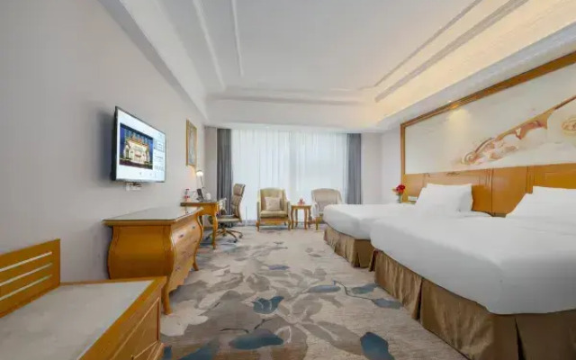 Vienna International Hotel Xinyang Yangshan New District Branch